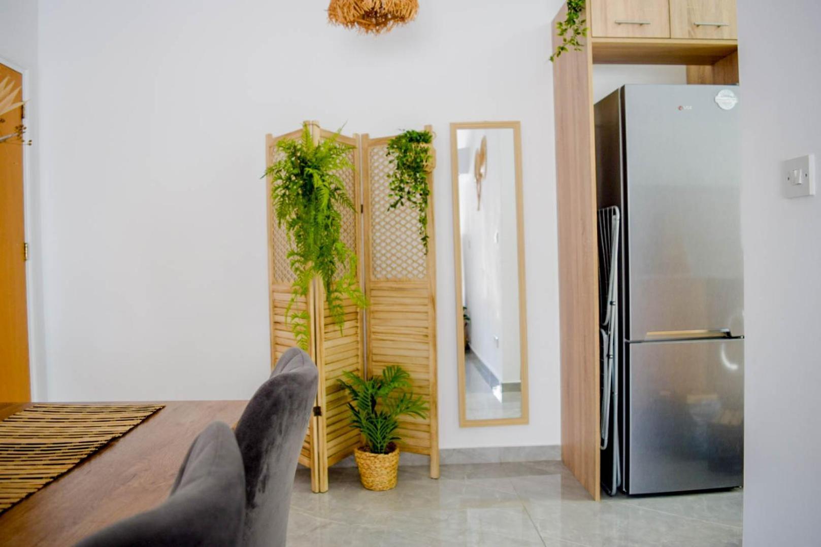 Shlomi Apartment Larnaca Esterno foto